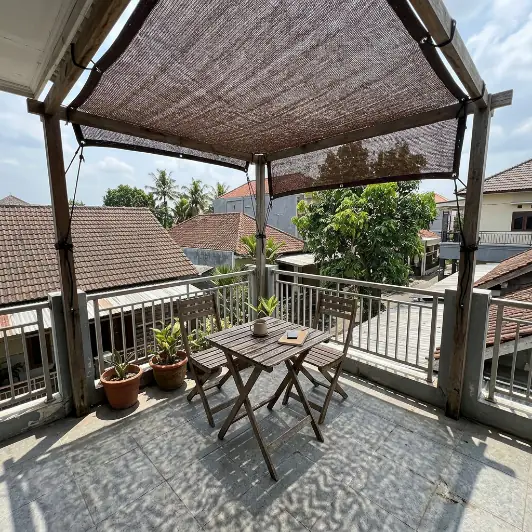 Paranet untuk balkon cafe dengan pemandangan kota