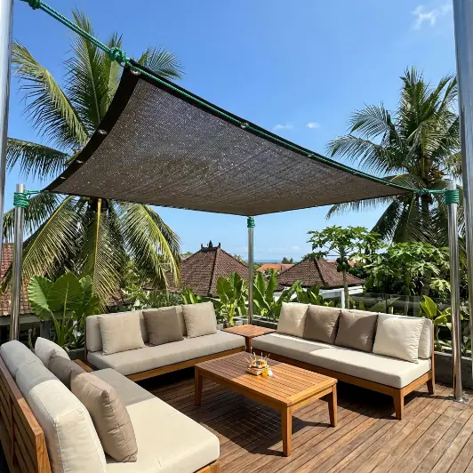 Paranet untuk lounge outdoor rumah tropis