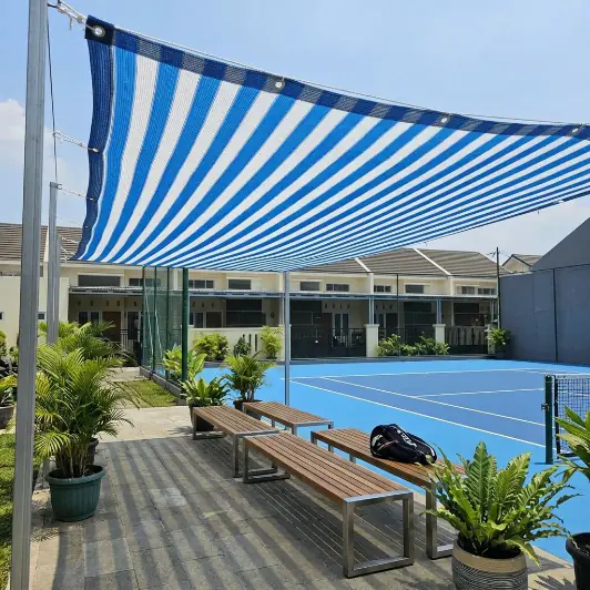 Paranet biru putih untuk lapangan olahraga